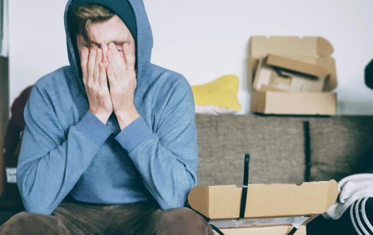 8 Red Flags That Scream Bad Contractor