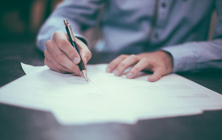 Should You Pay a Deposit? Contractor Payment Schedules