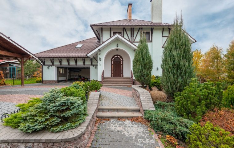 9 Curb-Appeal Upgrades and What They Cost