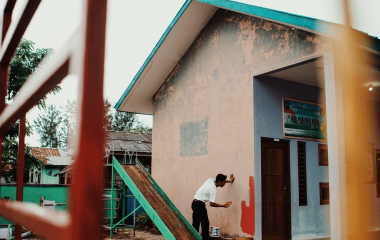 Exterior Painting Cost: House Size to Prep Work