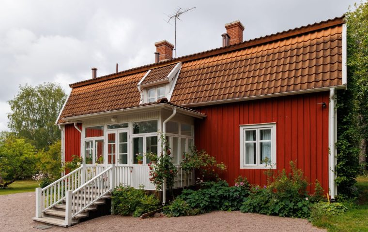 How Much Does It Cost to Replace Fascia and Soffit