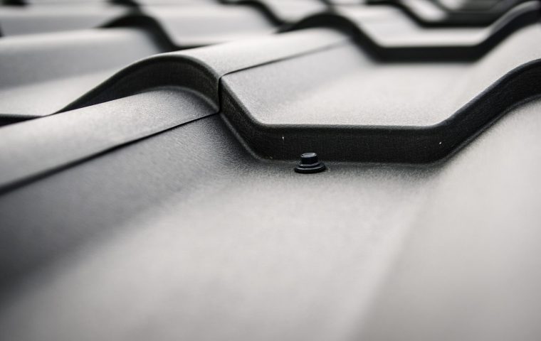 Roofing Material Costs: Asphalt vs Metal vs Tile