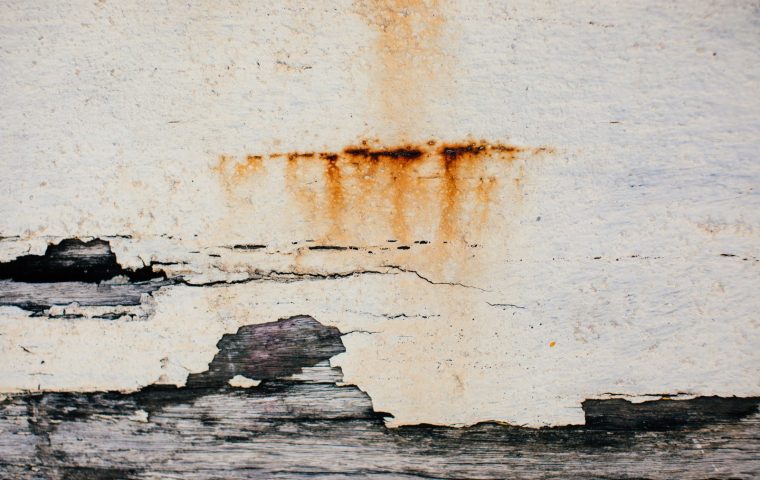 6 Siding Mistakes That Lead to Costly Water Damage