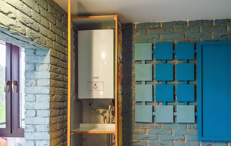 Water Heater Cost: Tank vs Tankless